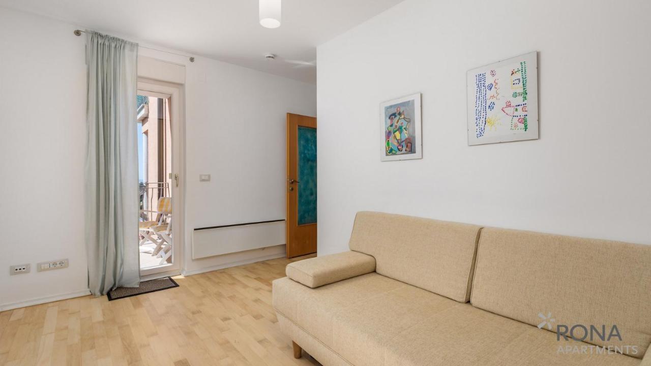 Rona Spacious Apartment With A Panoramic View Ičići Esterno foto