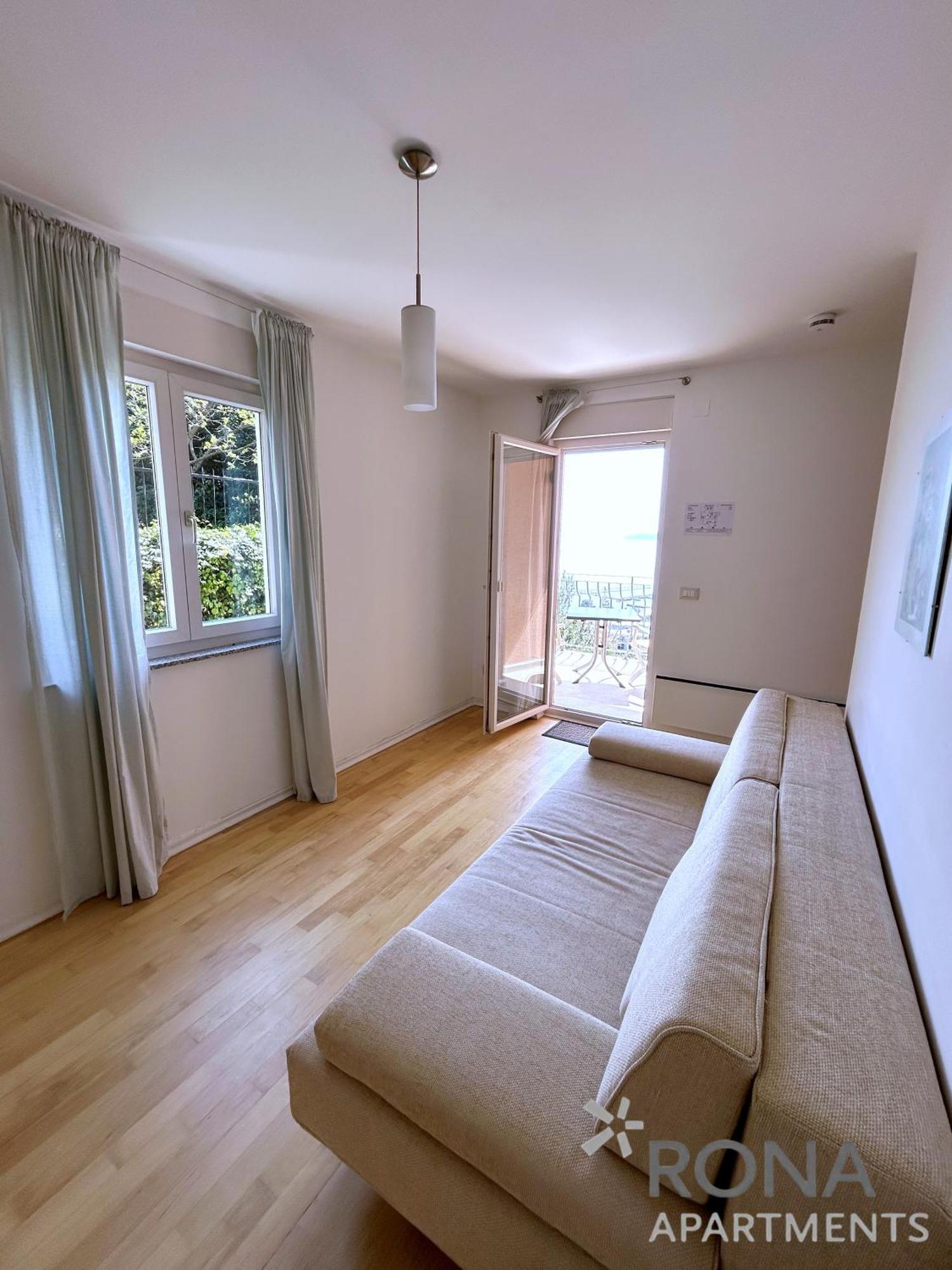 Rona Spacious Apartment With A Panoramic View Ičići Esterno foto